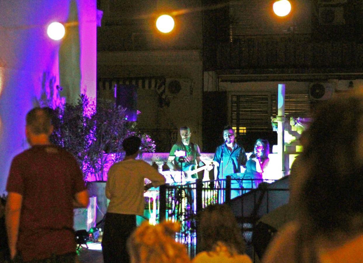 Voyage Recoleta Hostel Buenos Aires Bagian luar foto